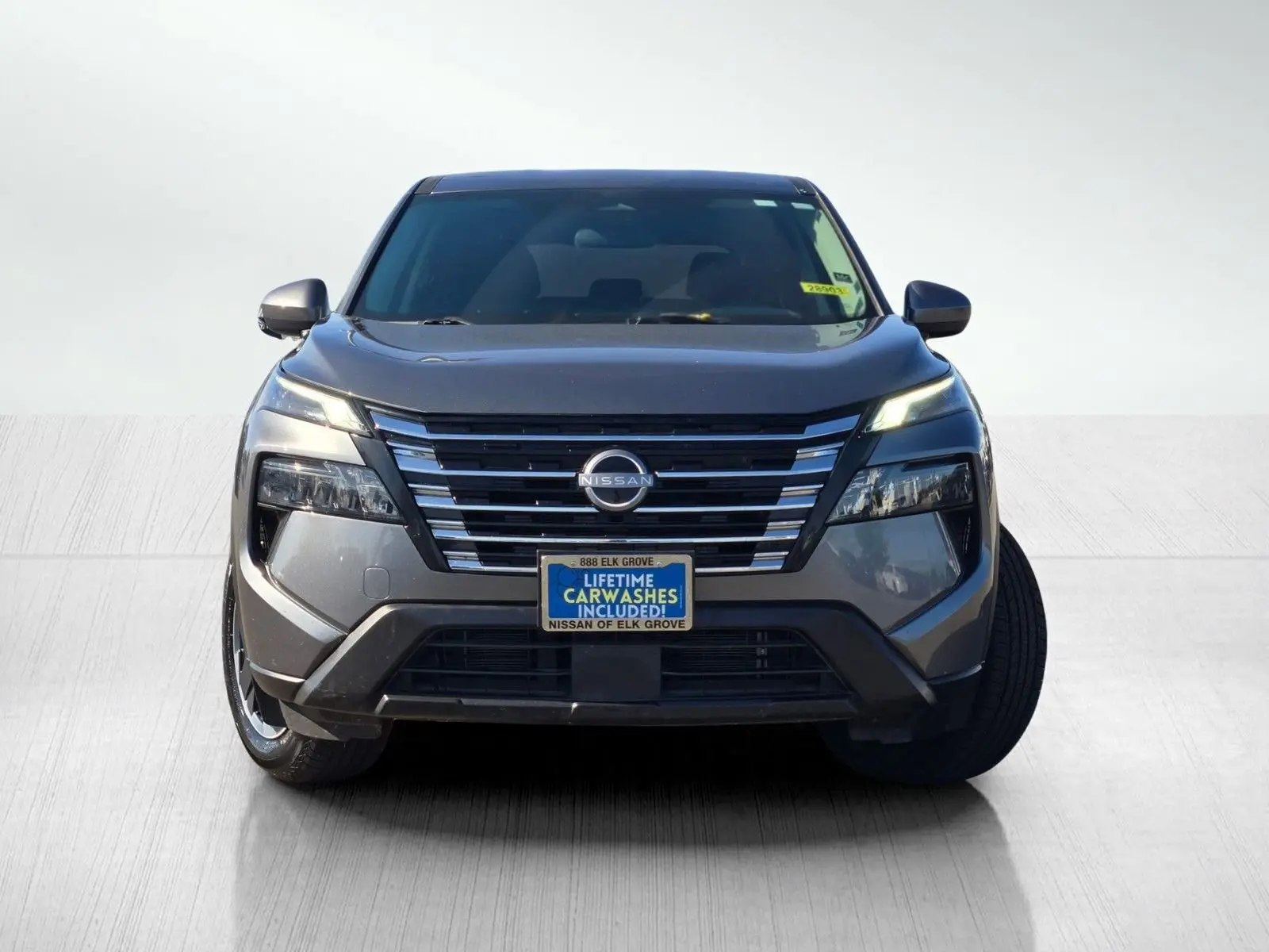 2024 Nissan Rogue SV photo 2