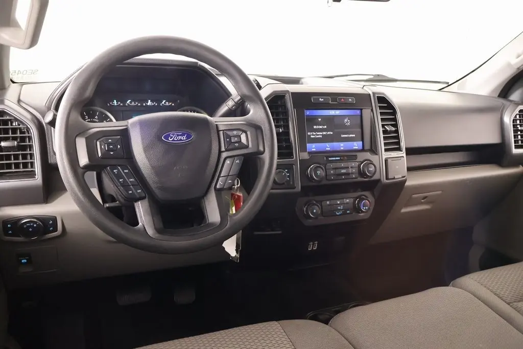 2019 Ford F-150 XLT photo 2