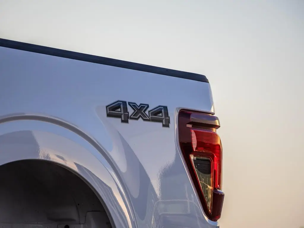 2024 Ford F-150 XLT photo 8