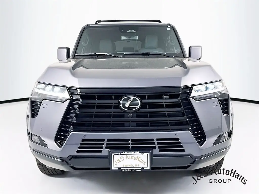 2025 Lexus GX 550 Luxury photo 2