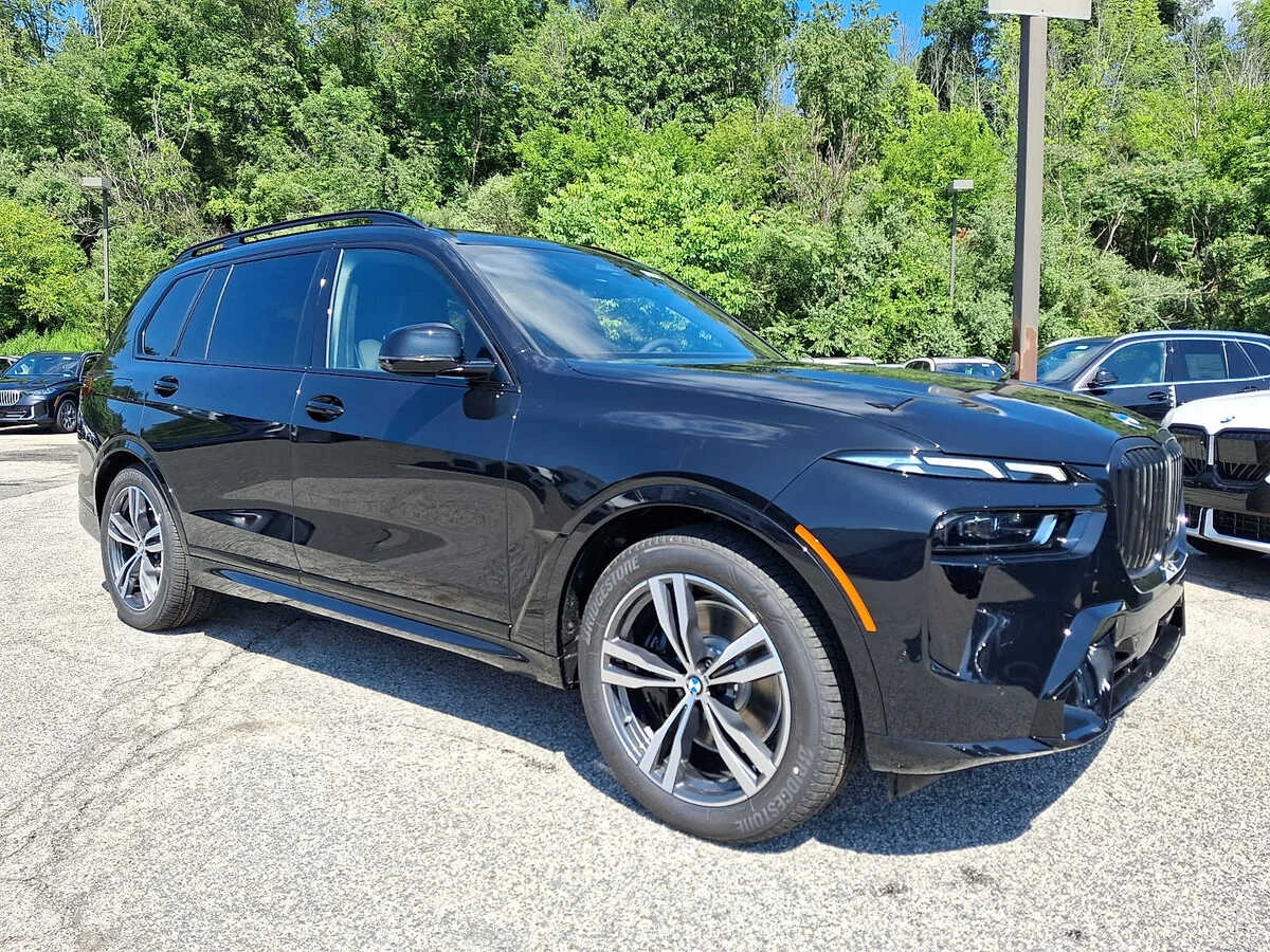 2027 BMW X7