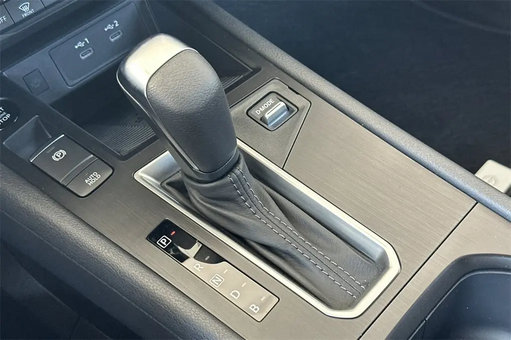 2026 Nissan Kicks SV photo 17