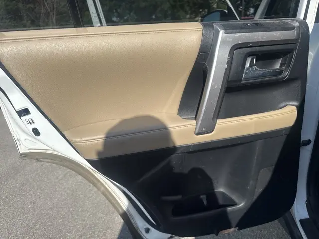 2017 Toyota 4Runner SR5 photo 11