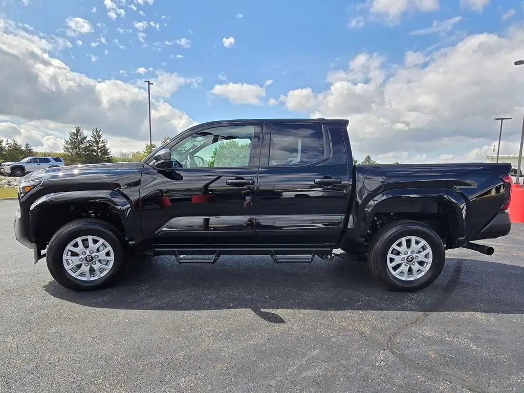 2025 Toyota Tacoma SR photo 9