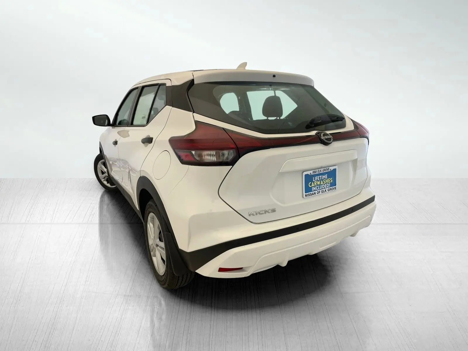 2025 Nissan Kicks Play S photo 4
