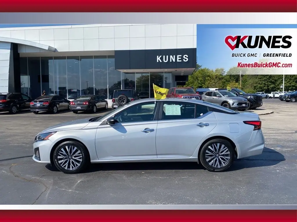 2024 Nissan Altima 2.5 SV photo 7