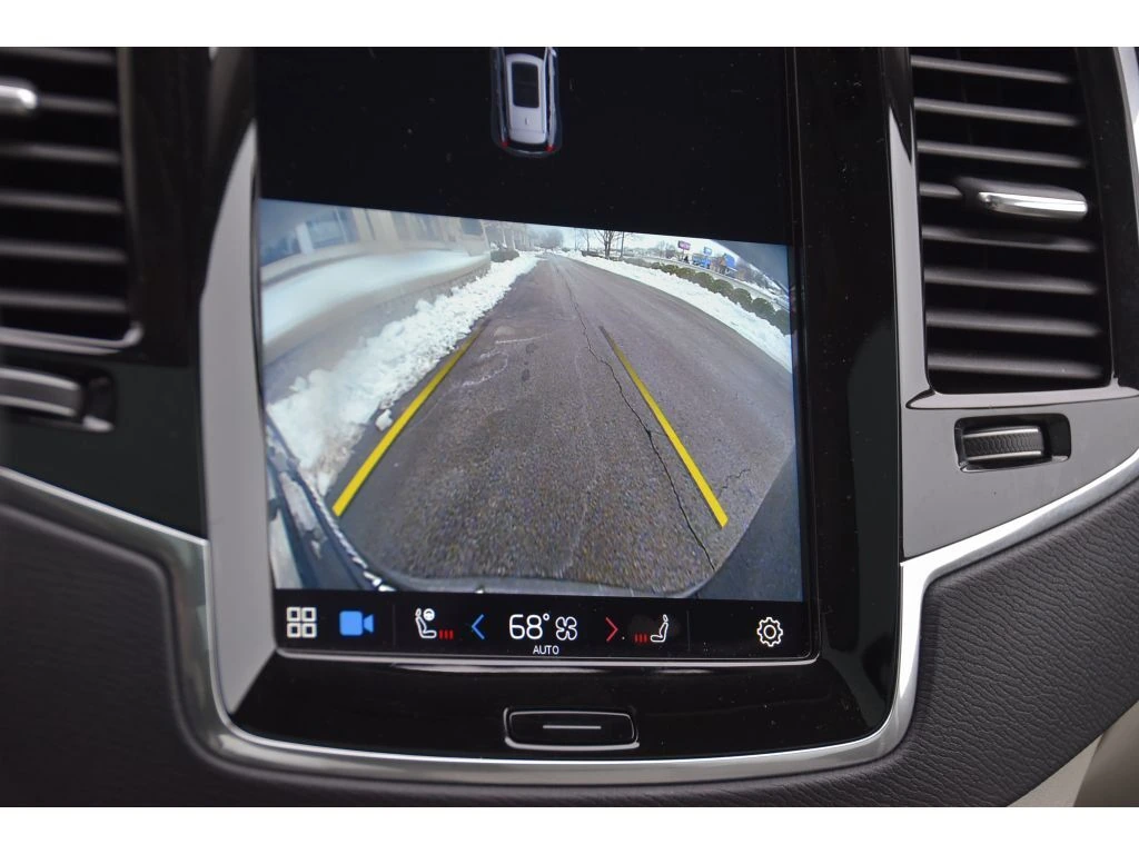 2023 Volvo - image 23