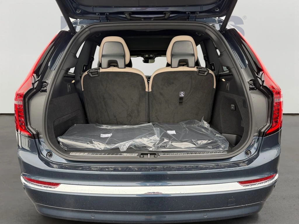 2026 Volvo - image 9