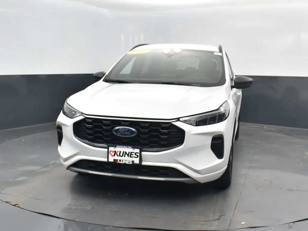 2023 Ford Escape ST-Line photo 5