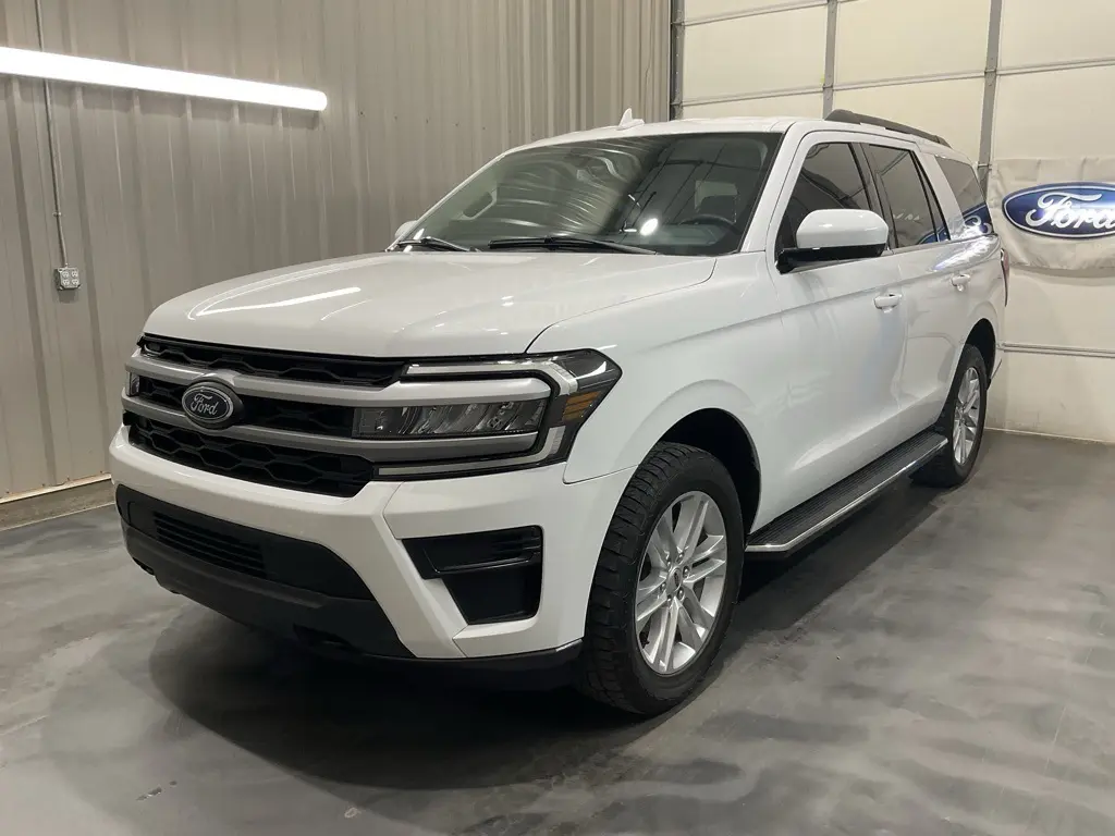 2022 Ford Expedition XLT photo 3