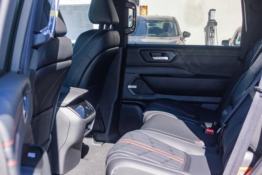 2026 Nissan Armada PRO-4X - Photo 21