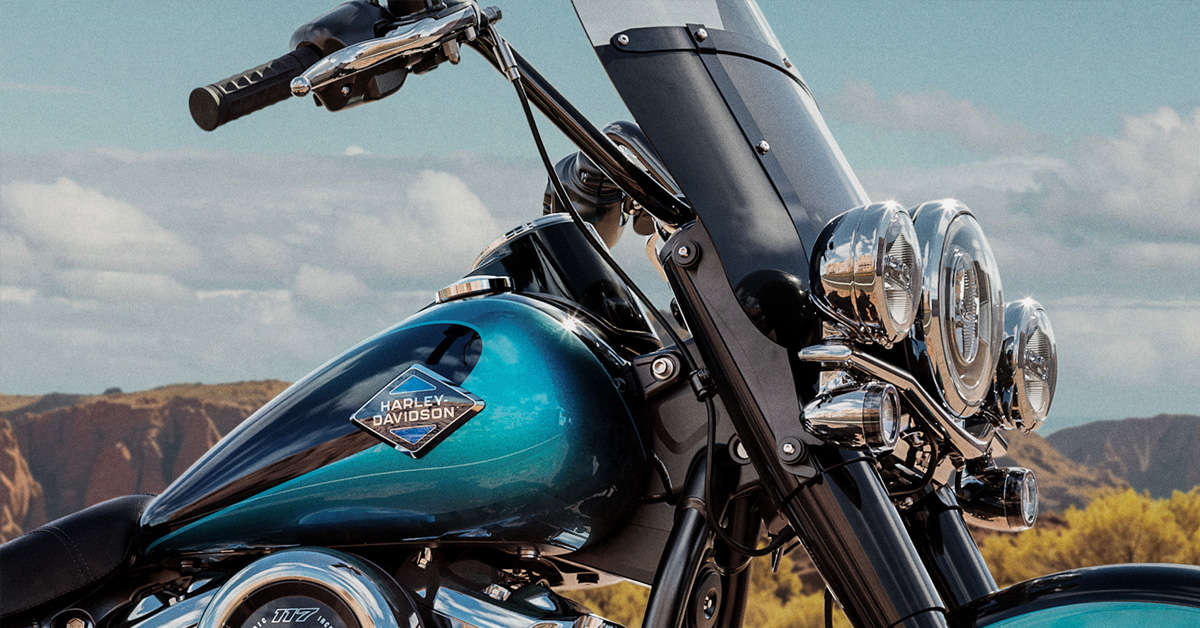 2026 Harley Davidson motorcycle handlebars and head lights up close