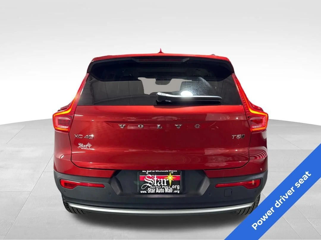 2021 Volvo - image 6