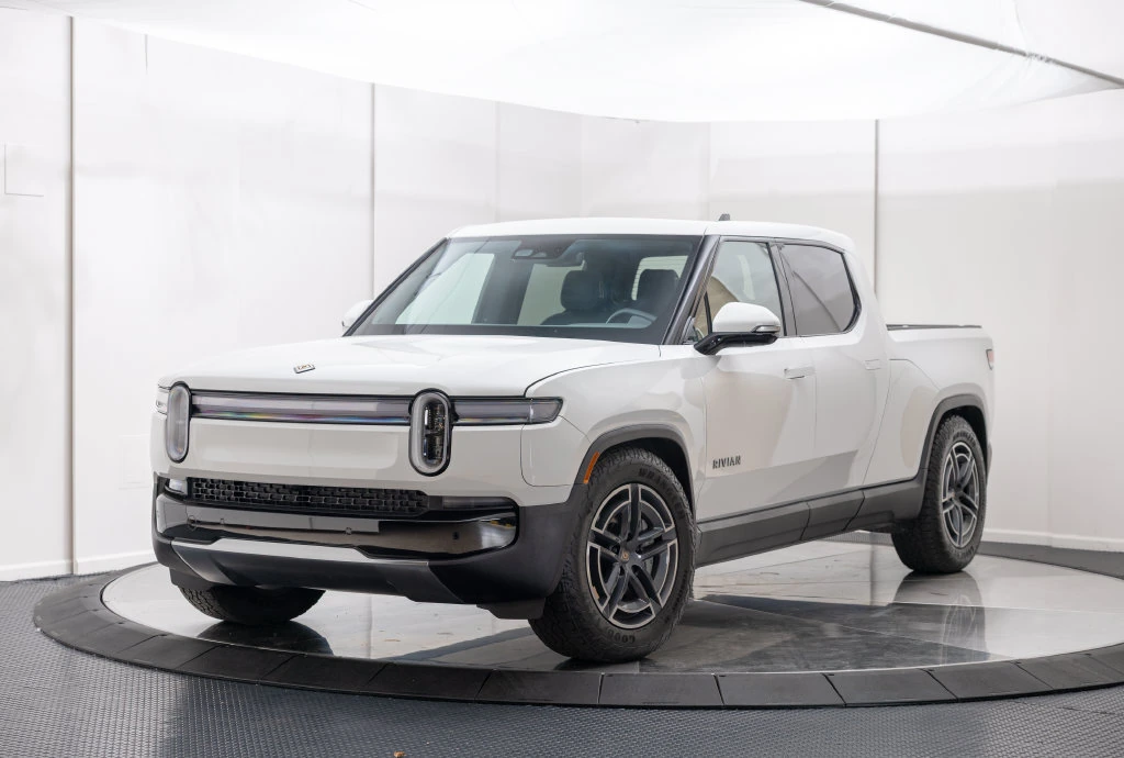 2025 Rivian R1T