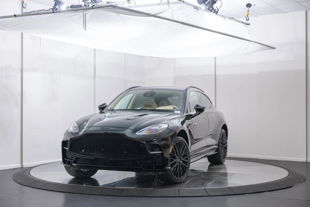 2026 Aston Martin DBX