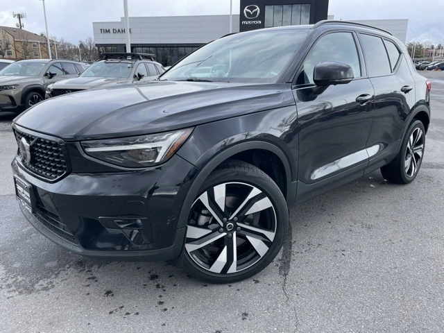 2024 Volvo - image 3