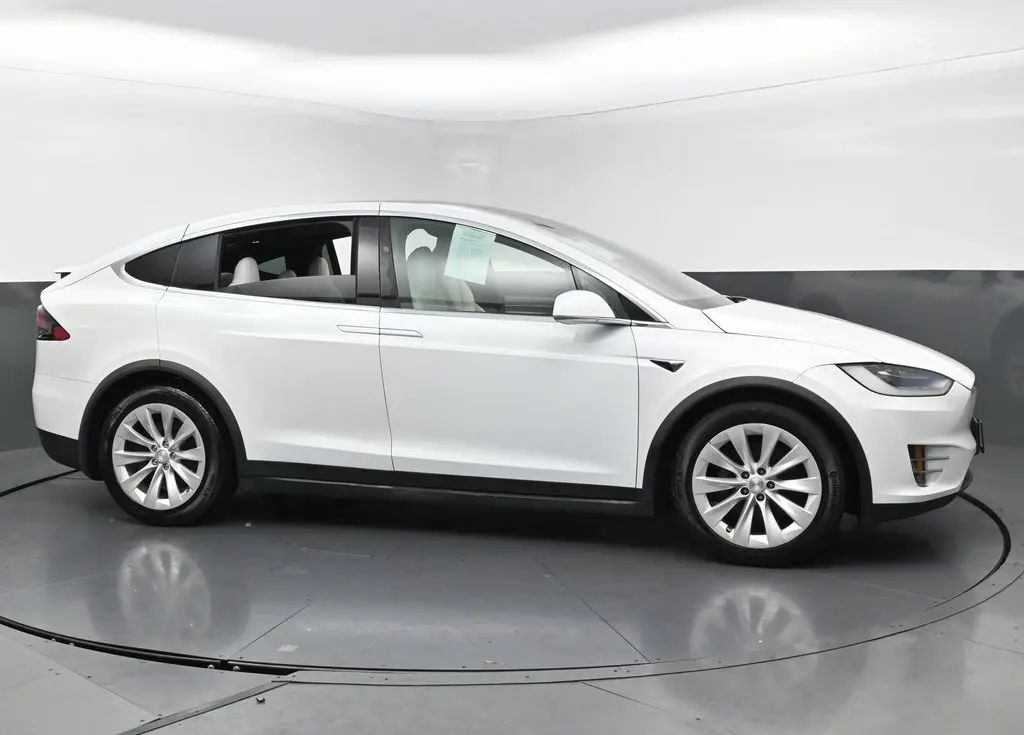 2019 Tesla Model X Long Range photo 6
