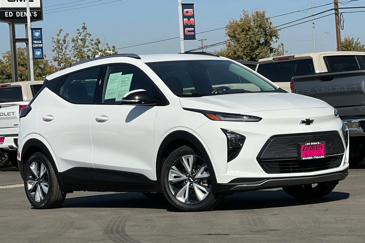 Used 2023 Chevrolet Bolt EUV LT with VIN 1G1FY6S02P4178510 for sale in Dinuba, CA