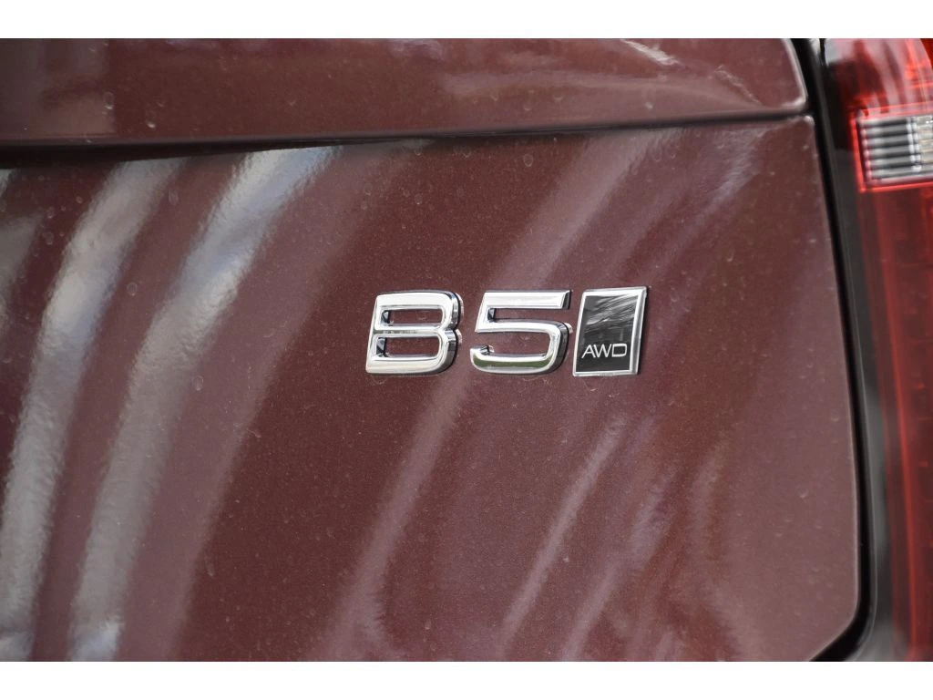 2026 Volvo - image 28