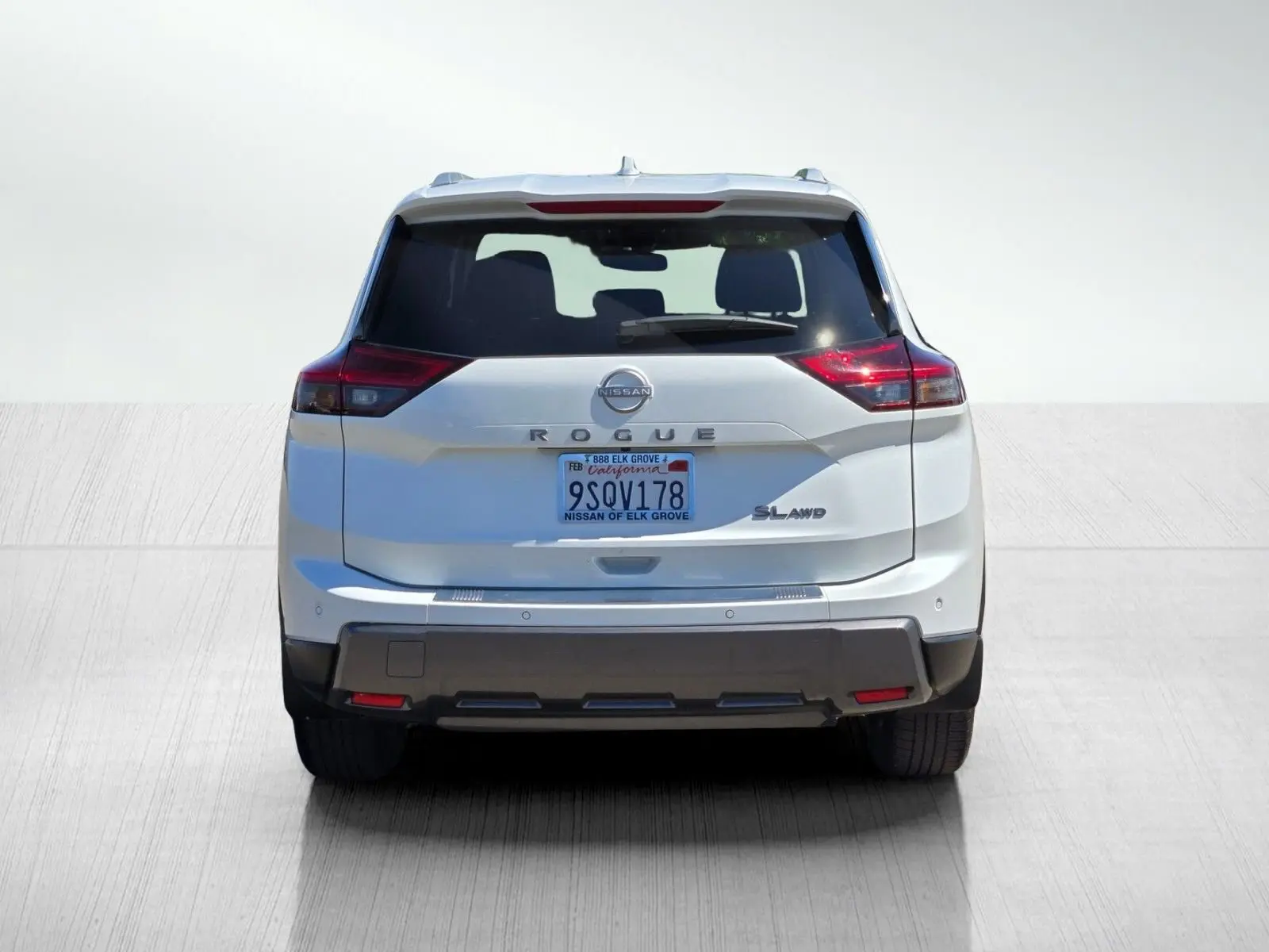2025 Nissan Rogue SL photo 3