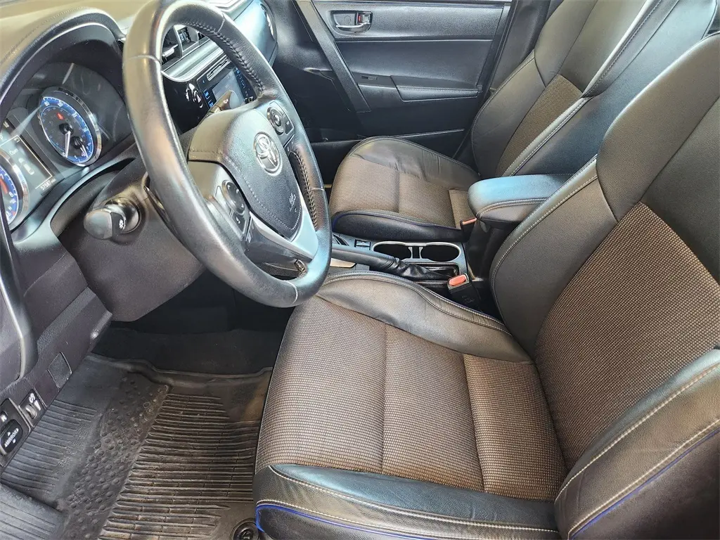 2019 Toyota Corolla L photo 7