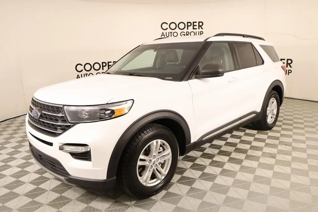 2023 Ford Explorer XLT photo 9