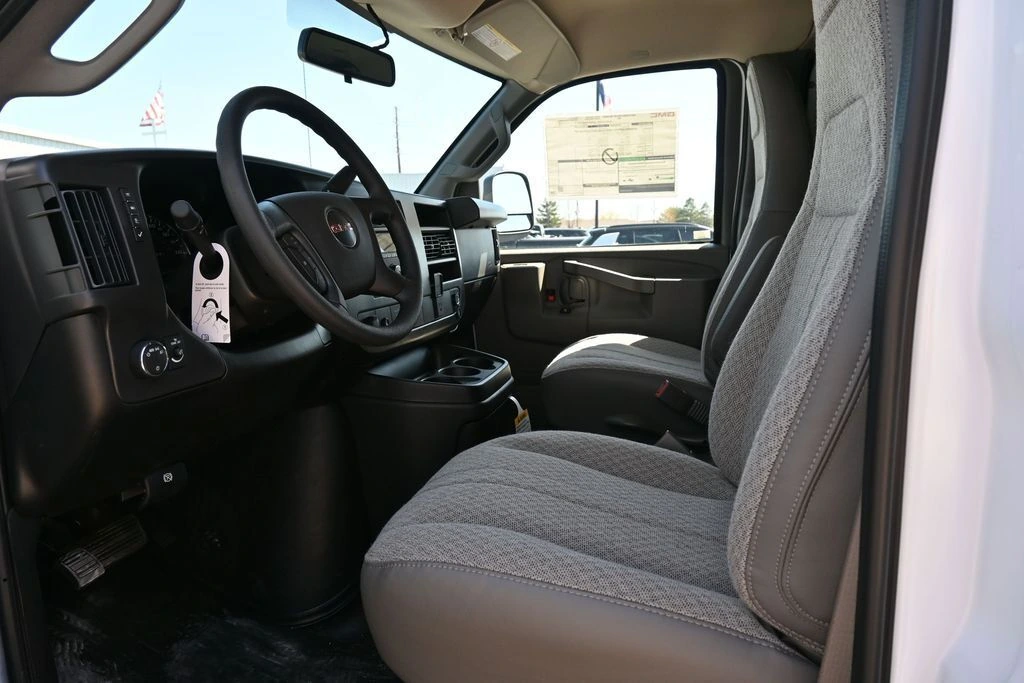 2026 GMC Savana Cargo Work Van - Photo 10