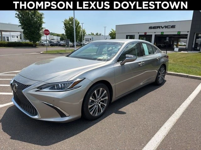 2021 Lexus ES 350 350's photo