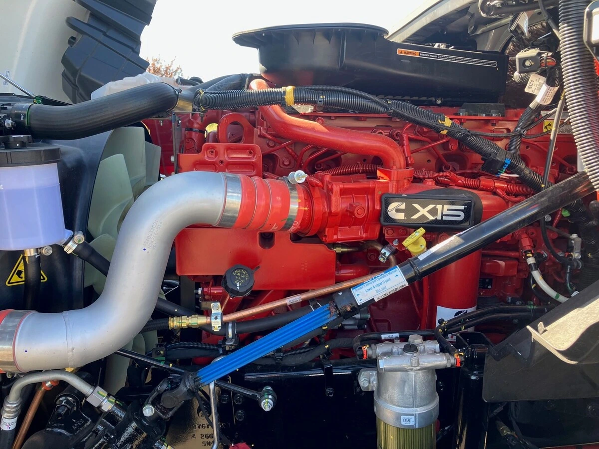 2025 International LT — photo 5