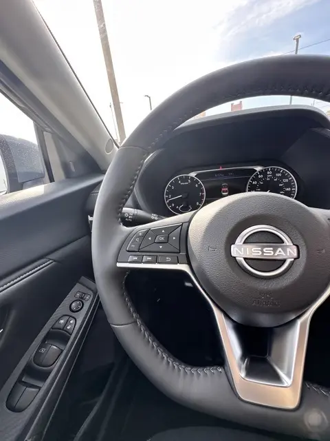 2025 Nissan Sentra SV photo 16