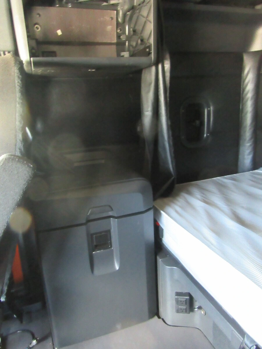 2023 Freightliner Cascadia - image 25