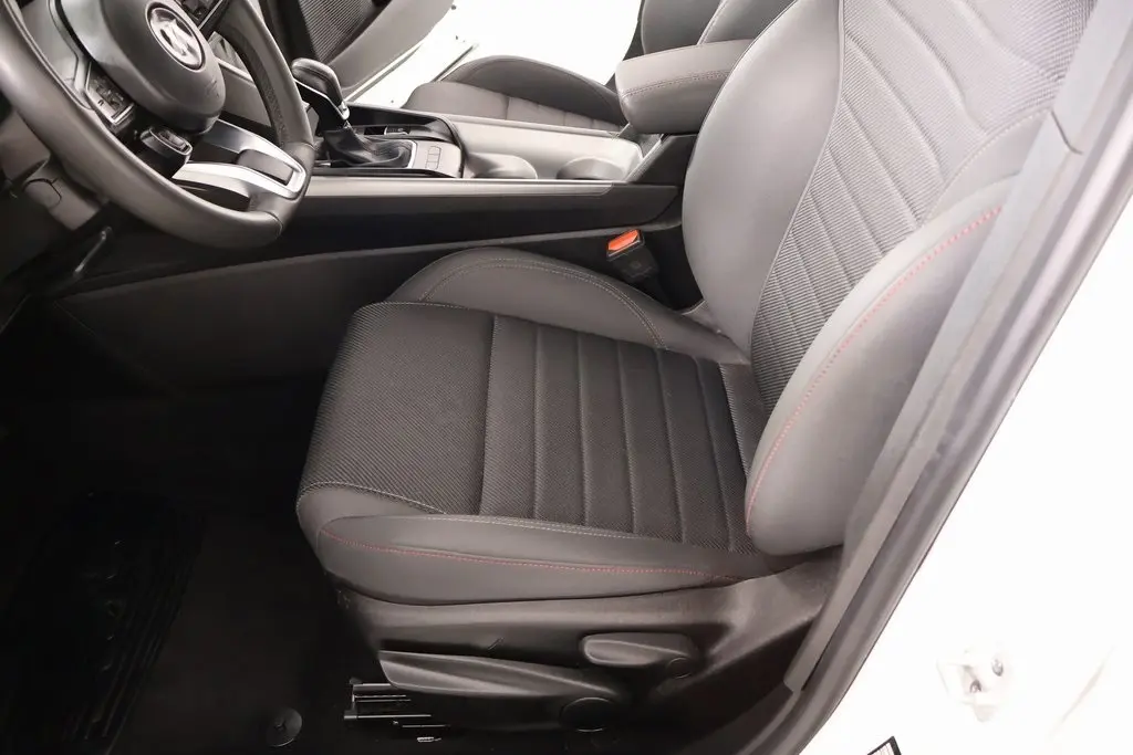 2024 Dodge Hornet GT photo 2