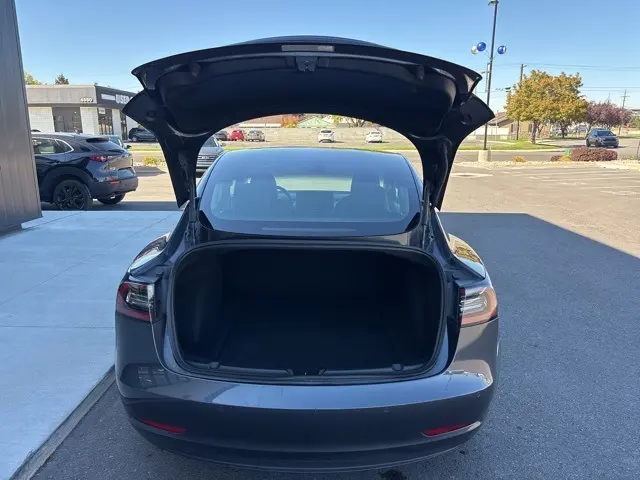 2018 Tesla Model 3 Long Range photo 7