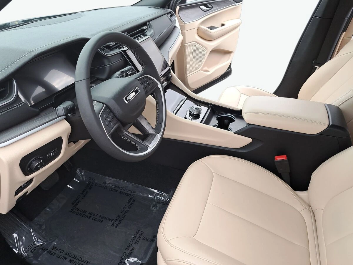 2025 Jeep Grand Cherokee Limited - Photo 17
