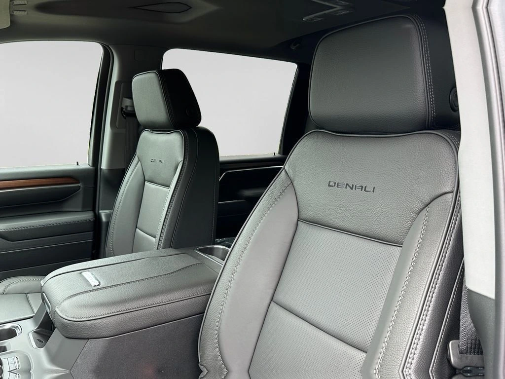 2026 GMC Sierra 3500HD Denali - Photo 17