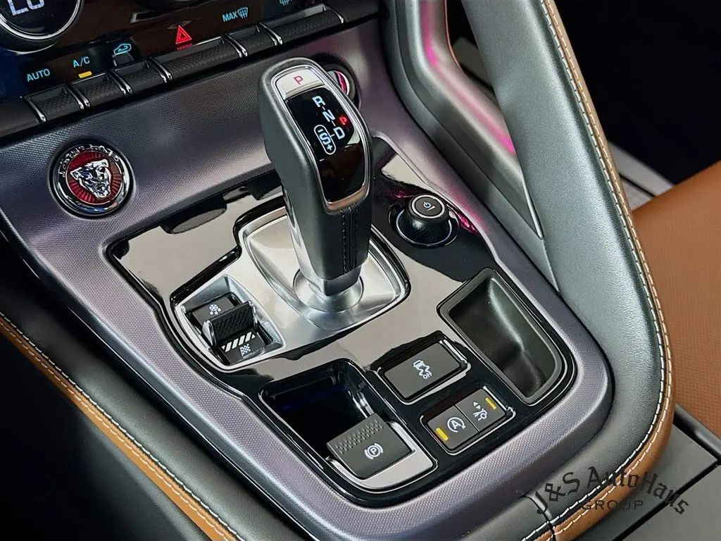 2021 Jaguar F-TYPE P300 photo 20