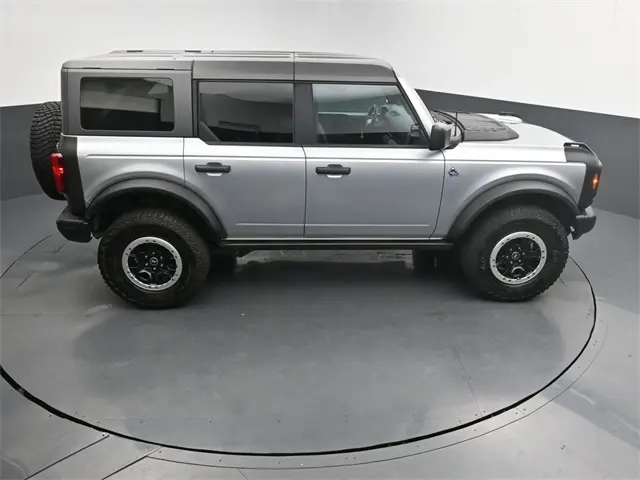 2023 Ford Bronco Black Diamond photo 17