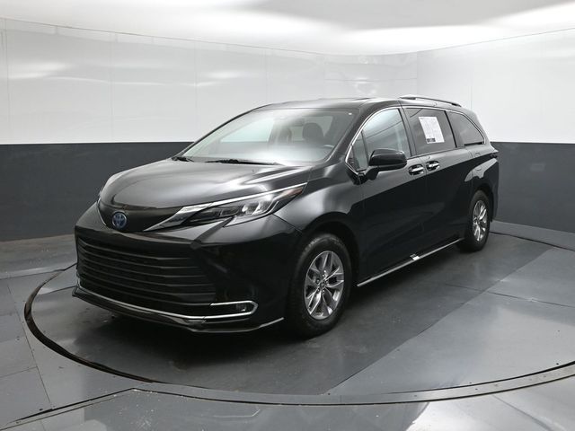 2024 Toyota Sienna XLE