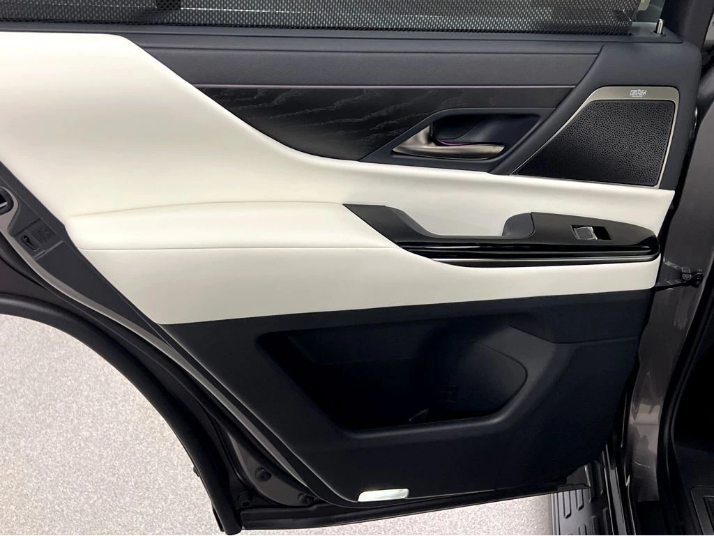 2026 Lexus LX 600 Luxury - Photo 18