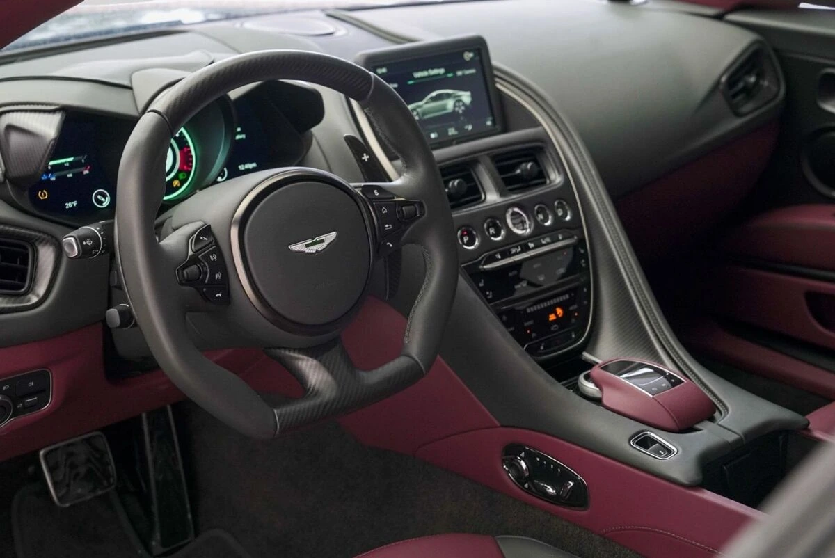 2023 Aston Martin DBS Base - Photo 16