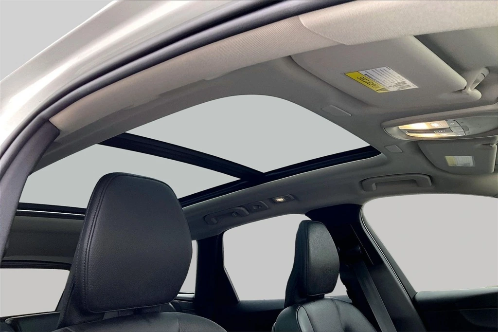 2023 Volvo - image 26