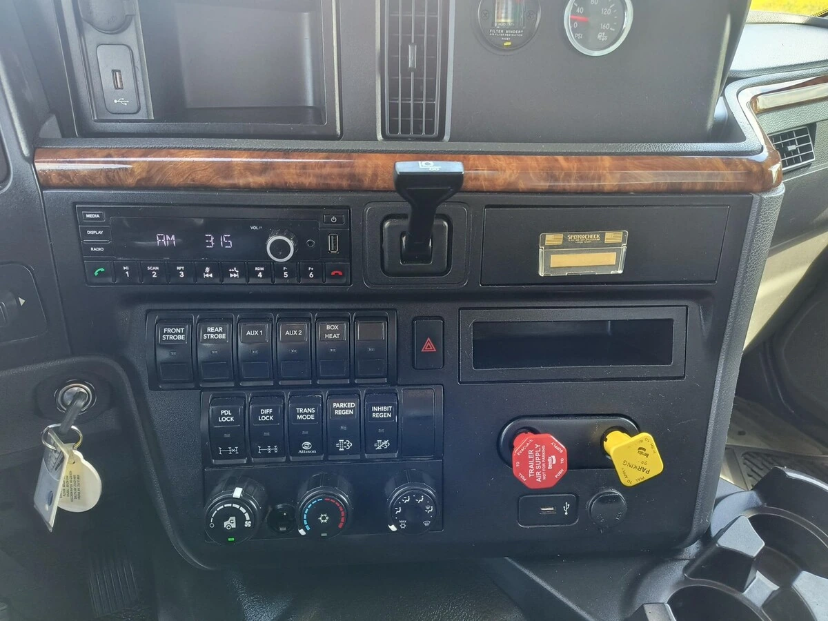 2022 International HV in Abbotsford, WI — photo 7