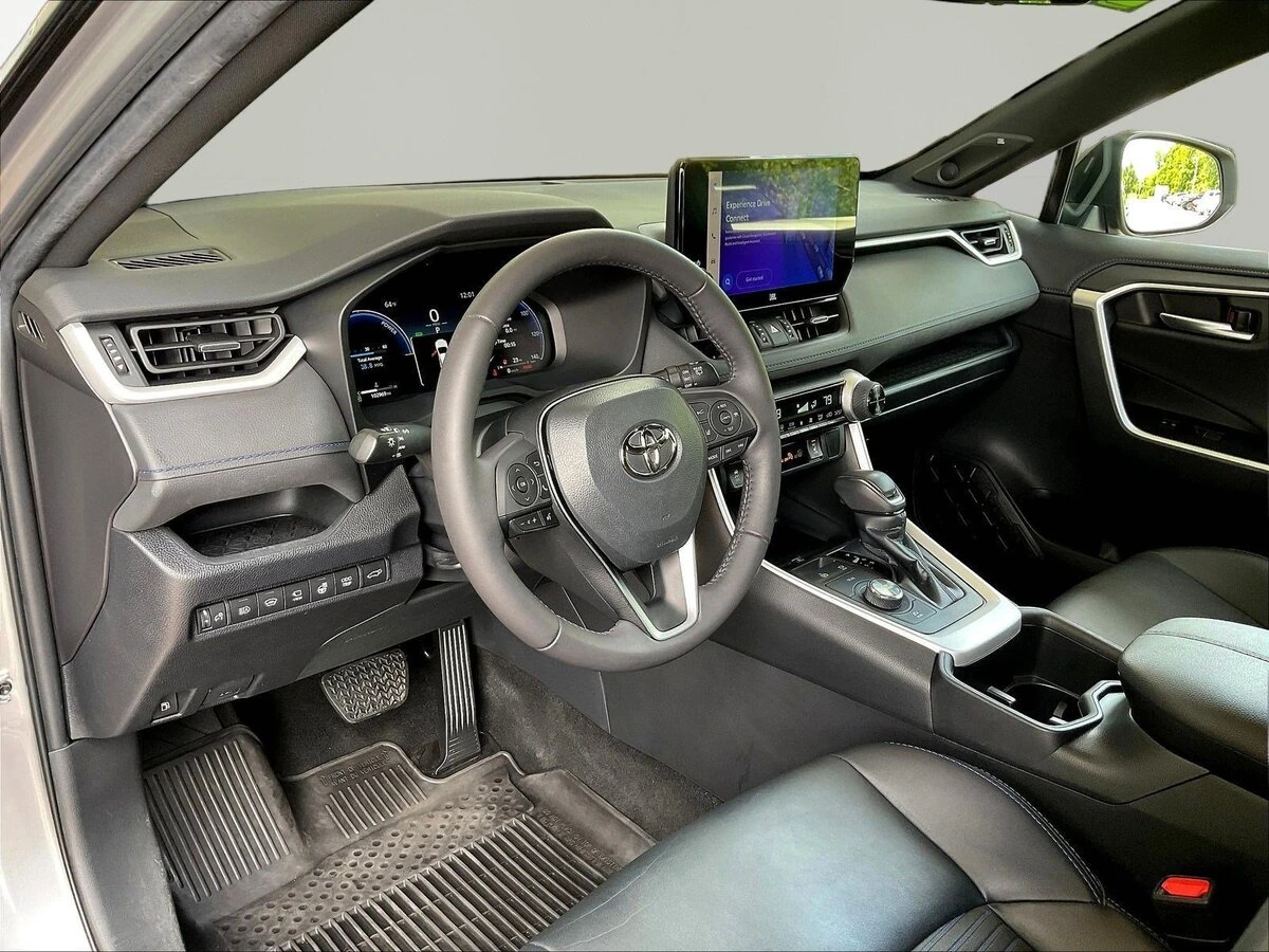 2023 Toyota RAV4 XSE - Photo 17
