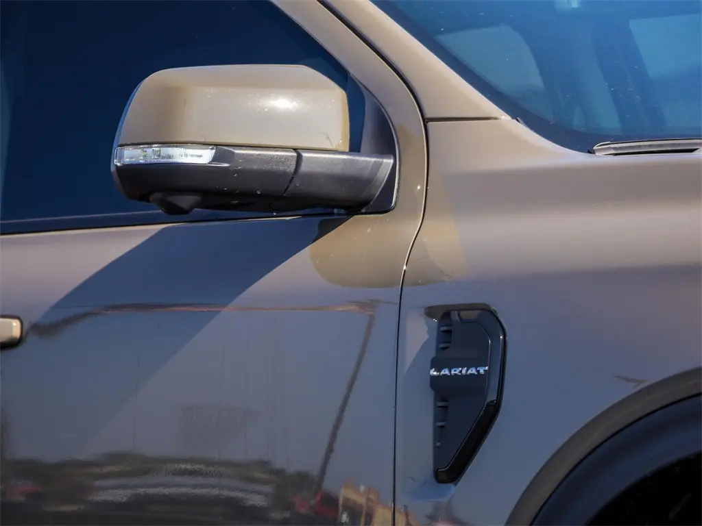 2025 Ford Ranger Lariat photo 3