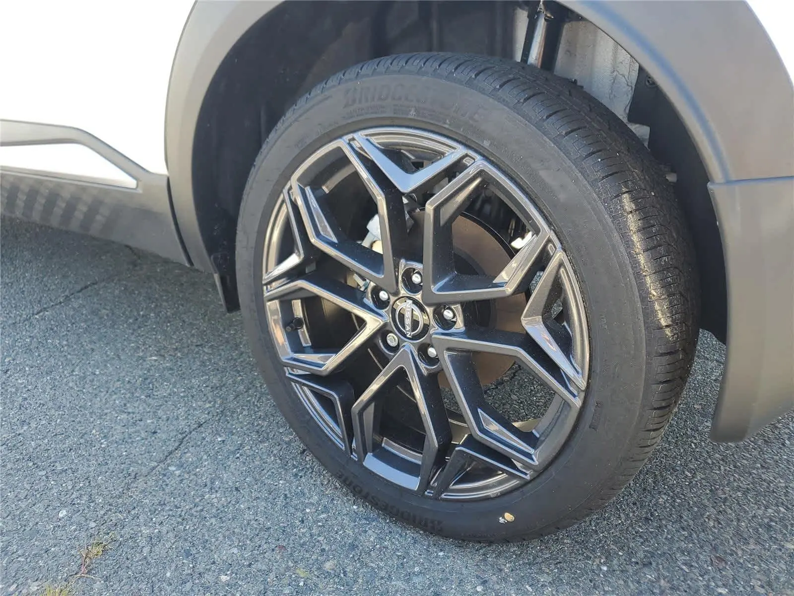 2025 Nissan Kicks SR photo 5