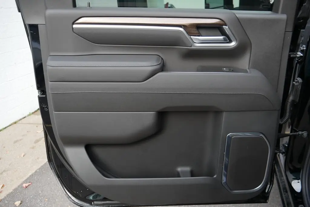 2026 Chevrolet Silverado LT photo 30