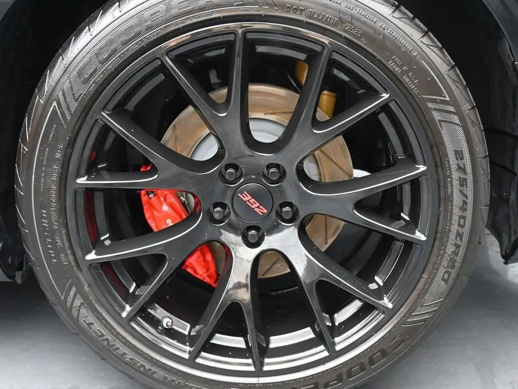 2016 Dodge Challenger SRT8 392 photo 12