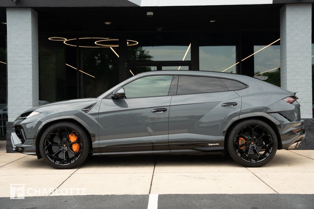 2023 Lamborghini Urus
