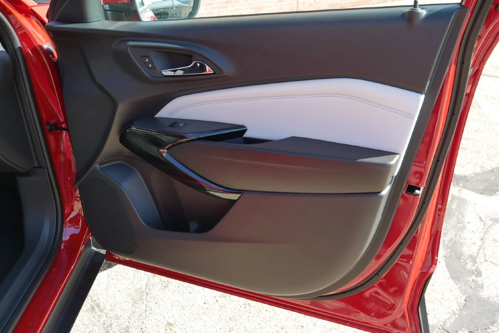 2026 Chevrolet Trax LT - Photo 9