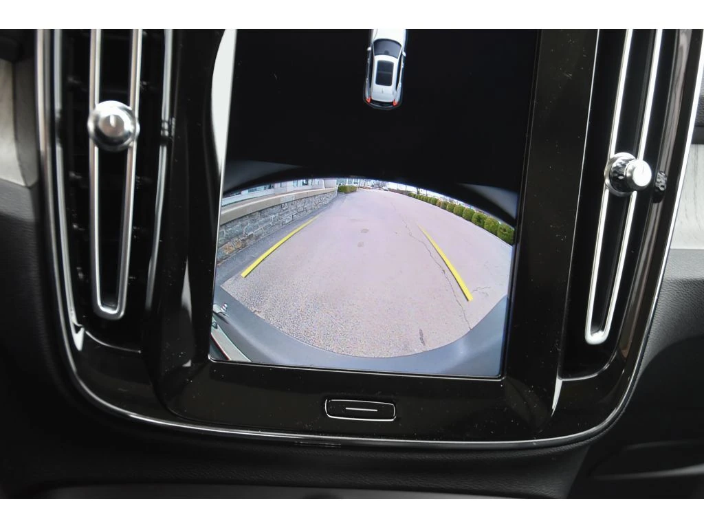 2026 Volvo - image 20